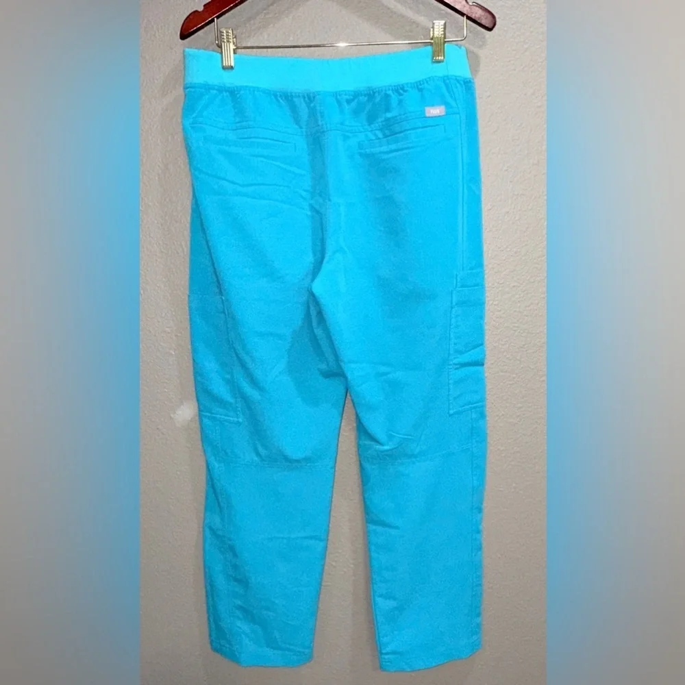 FIGS Men’s Axim Cargo 7 Pocket Pull On Caribbean Blue Scrub Pant Size M-S